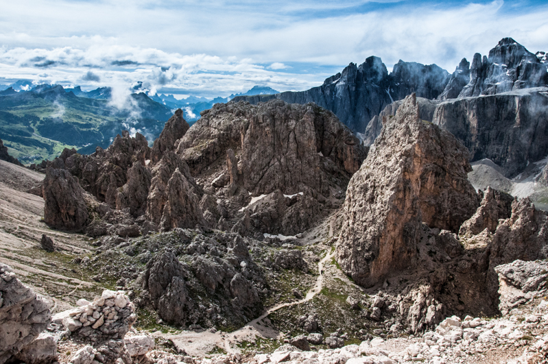 Dramatyczne, chropowate szczyty Dolomitów