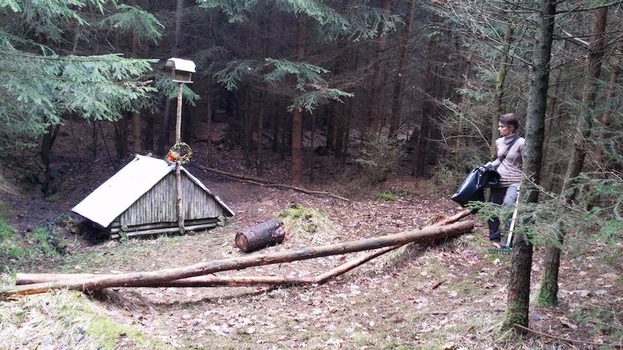 Holýšov - úklid kolem studánky