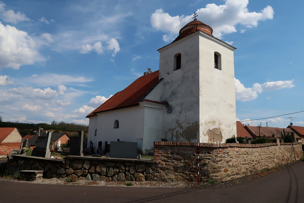 Kostel sv. Leopolda v Rokytné