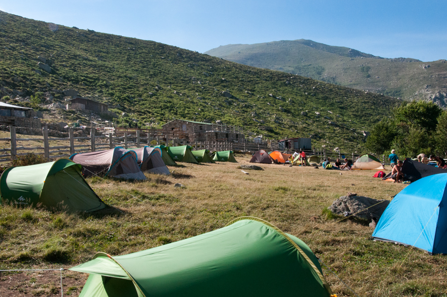 Stanový tábor na Refuge de l´Onda