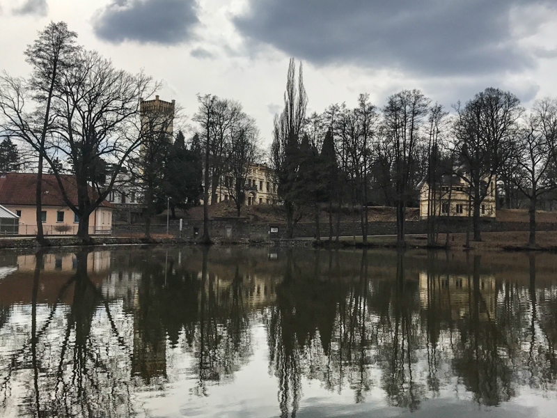 Zámek Kamenice od Hamerského rybníka