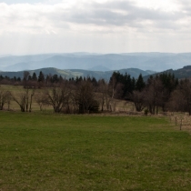 Pohled na Doupovské hory od Měděnce